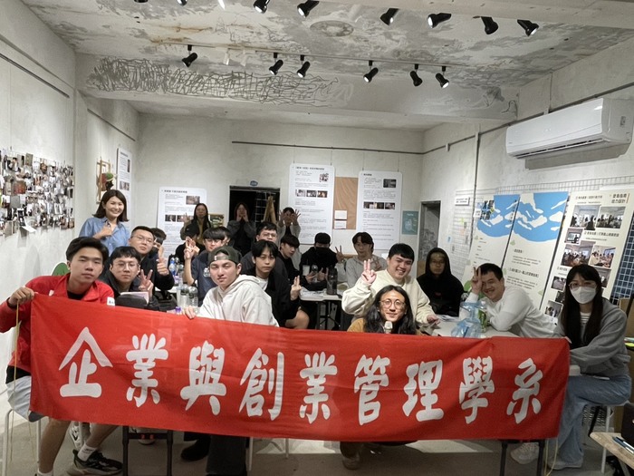 1141022青創指揮部參訪圖片