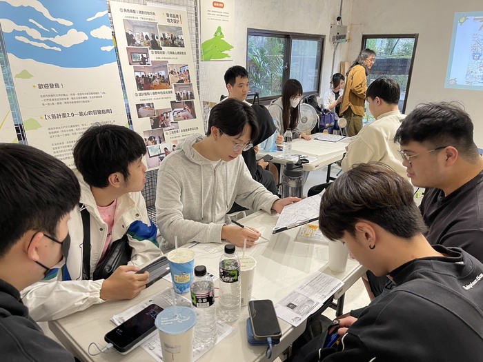 1141022青創指揮部參訪圖片